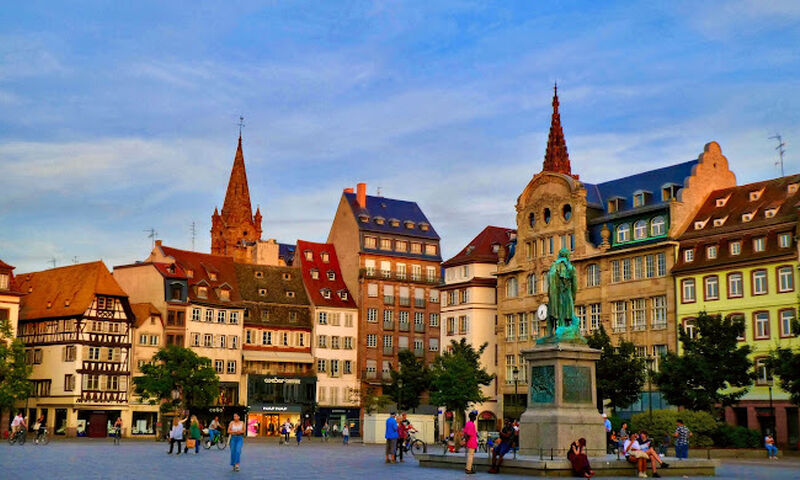 Elit Benelux Paris Alsace İsviçre Almanya Turu THY ile 7 Gece Ekstra Turlar Dahil Sömestr Dönemi (ZRH - CGN)